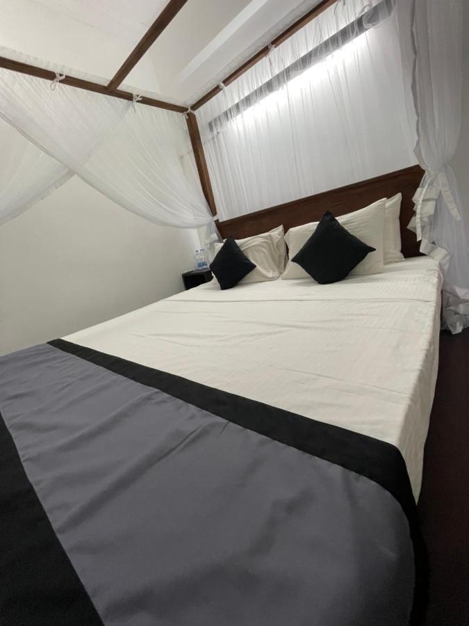 Hotel Happy Bay Weligama Exterior foto
