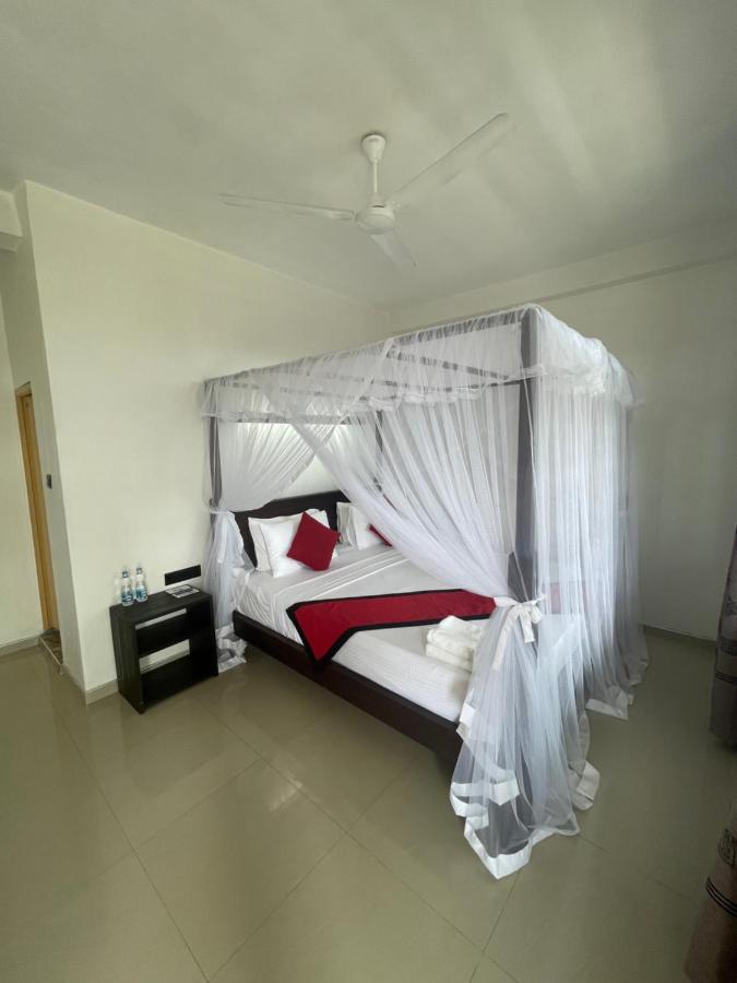 Hotel Happy Bay Weligama Exterior foto